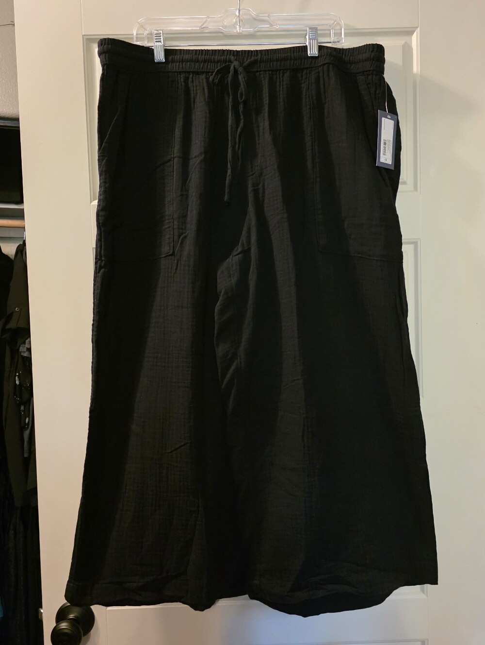 Women's High-Rise Gauze Wide Leg Pull-On Pants - Universal Thread™ Black 1X - Picture 2 of 7